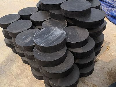 三穗县板式橡胶支座由若干层橡胶片与薄钢板经加压硫化